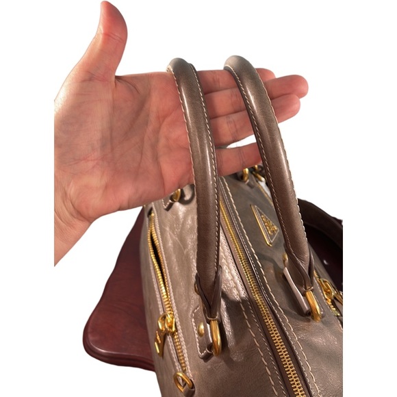 Prada Vitello Large Leather Shine 2 Way Satchel Handbag Taupe - Picture 10 of 11